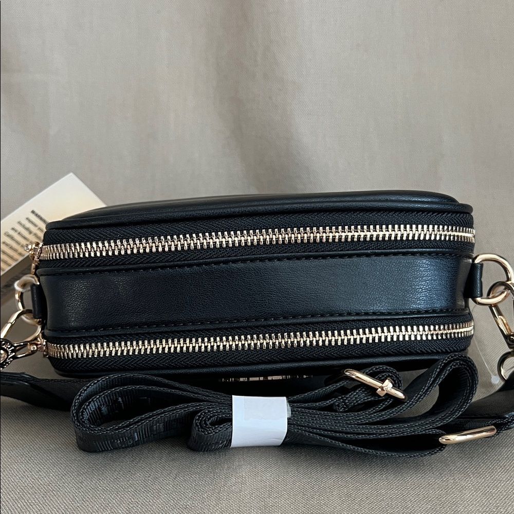 Valentino Orlandi Black Quilted Crossbody Bag NWT Gold Hardware MSRP $210 - Picture 6 of 9